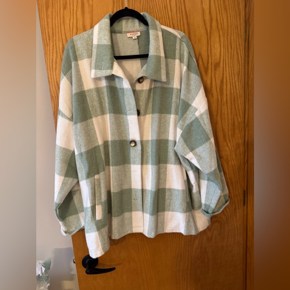 ANDREE BY UNIT Green and White Plaid Button Front Jacket